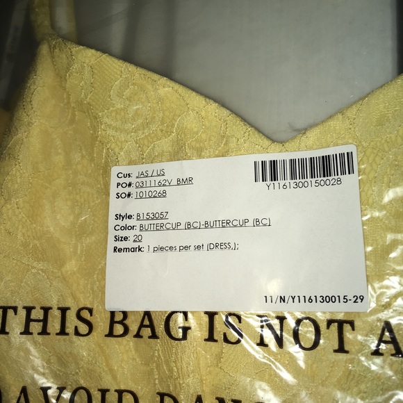 💛 $270 Dress 💛 - Picture 4 of 6